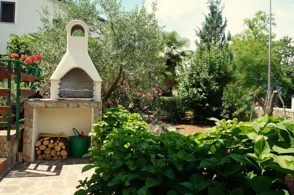 פורץ Studio And Apartment Nadia With Garden חדר תמונה