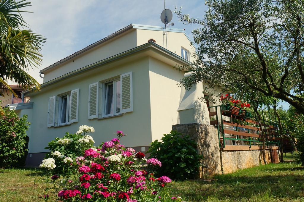 פורץ Studio And Apartment Nadia With Garden חדר תמונה