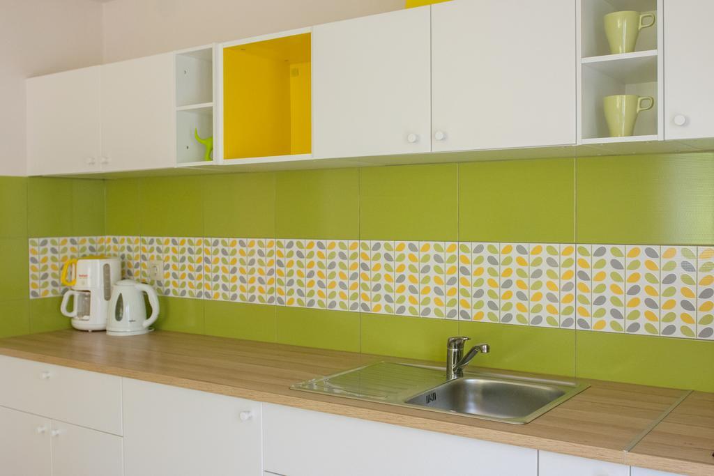 פורץ Studio And Apartment Nadia With Garden מראה חיצוני תמונה